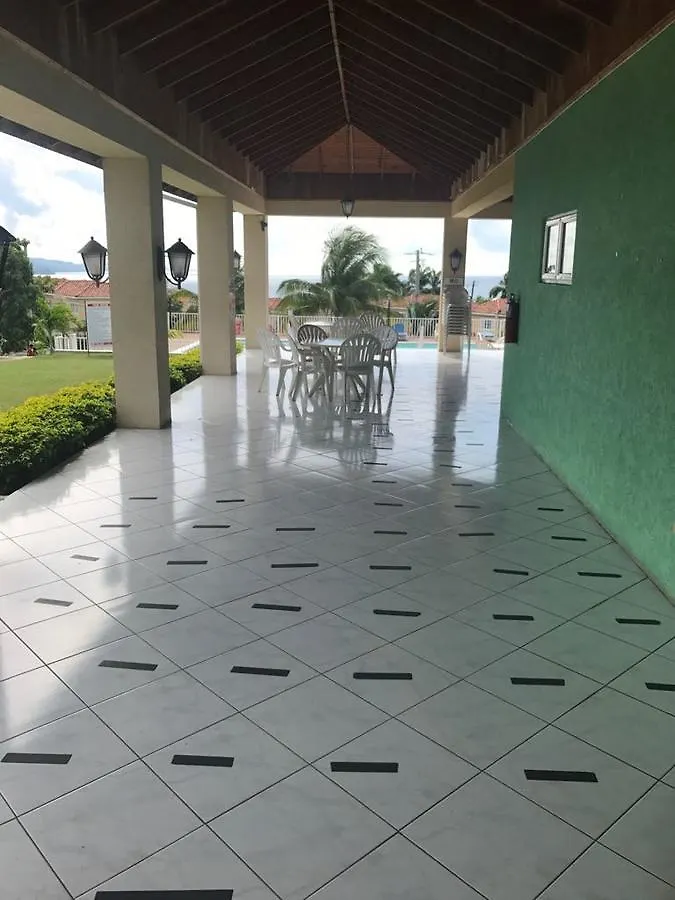 Mango Walk Country Club Suites Montego Bay Aparthotel