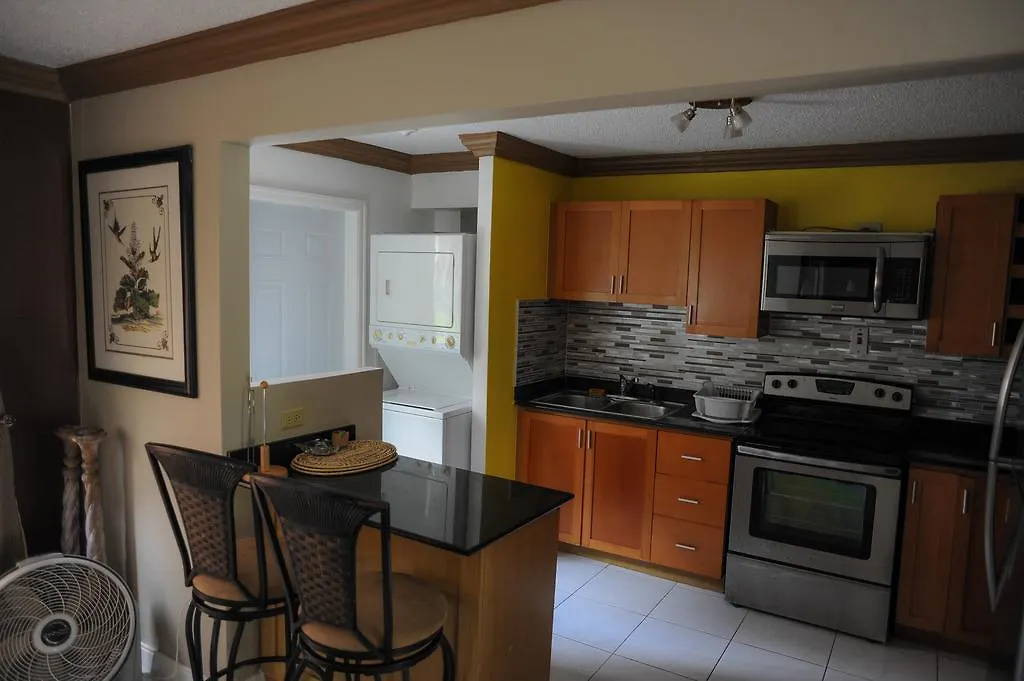 מונטגו ביי Mango Walk Country Club Suites 0*, מונטגו ביי ג'מייקה