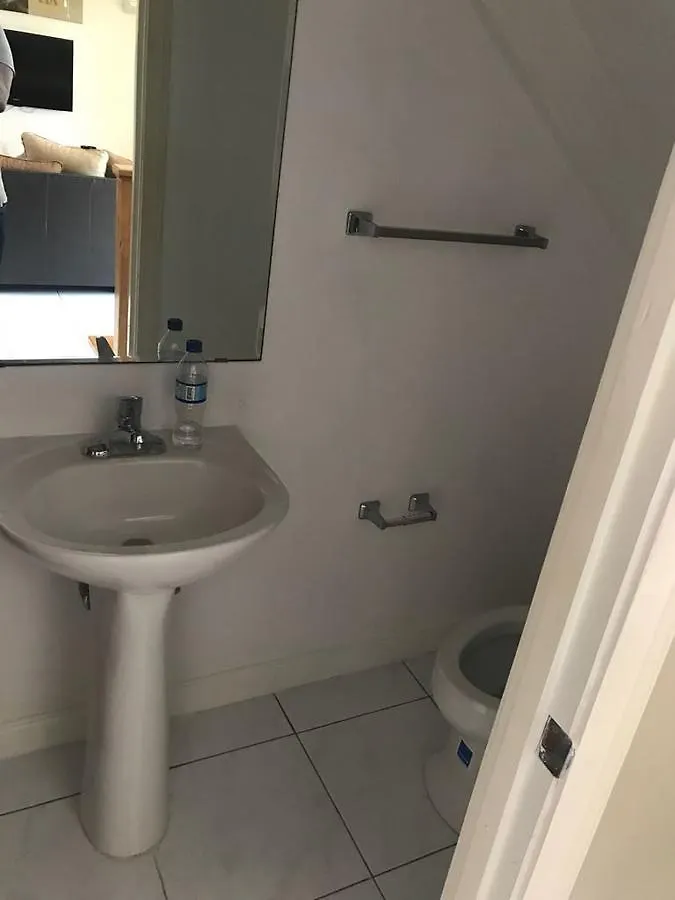 מונטגו ביי Mango Walk Country Club Suites מונטגו ביי