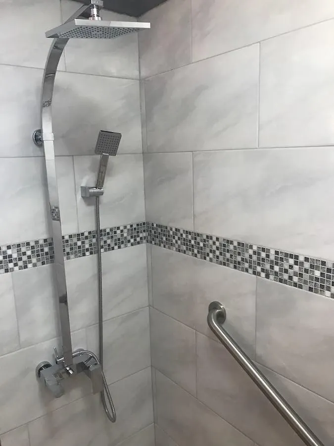 מלון דירות מונטגו ביי Mango Walk Country Club Suites