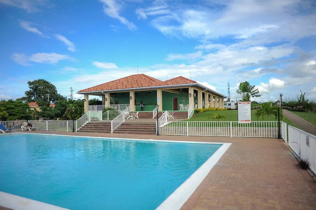 מונטגו ביי Mango Walk Country Club Suites 0*, מונטגו ביי ג'מייקה