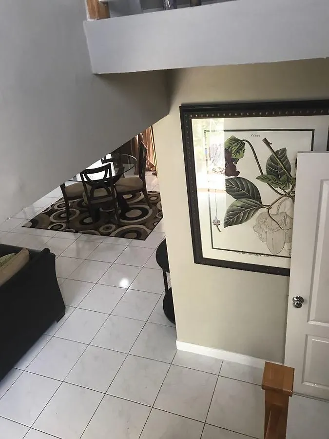 מונטגו ביי Mango Walk Country Club Suites מונטגו ביי