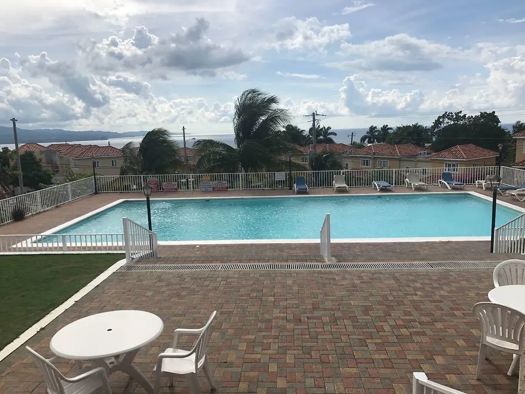מלון דירות מונטגו ביי Mango Walk Country Club Suites