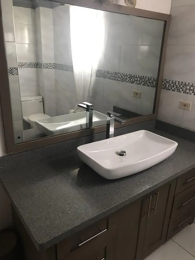 מונטגו ביי Mango Walk Country Club Suites ג'מייקה