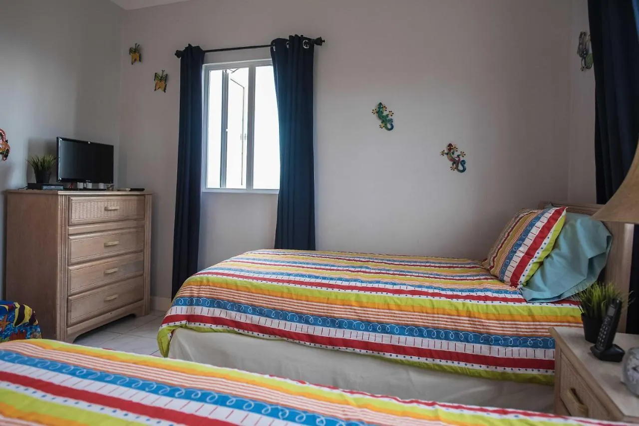 מלון דירות מונטגו ביי Mango Walk Country Club Suites
