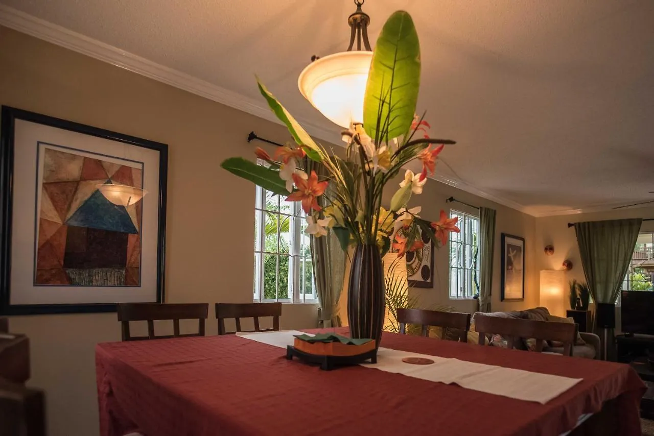 מונטגו ביי Mango Walk Country Club Suites