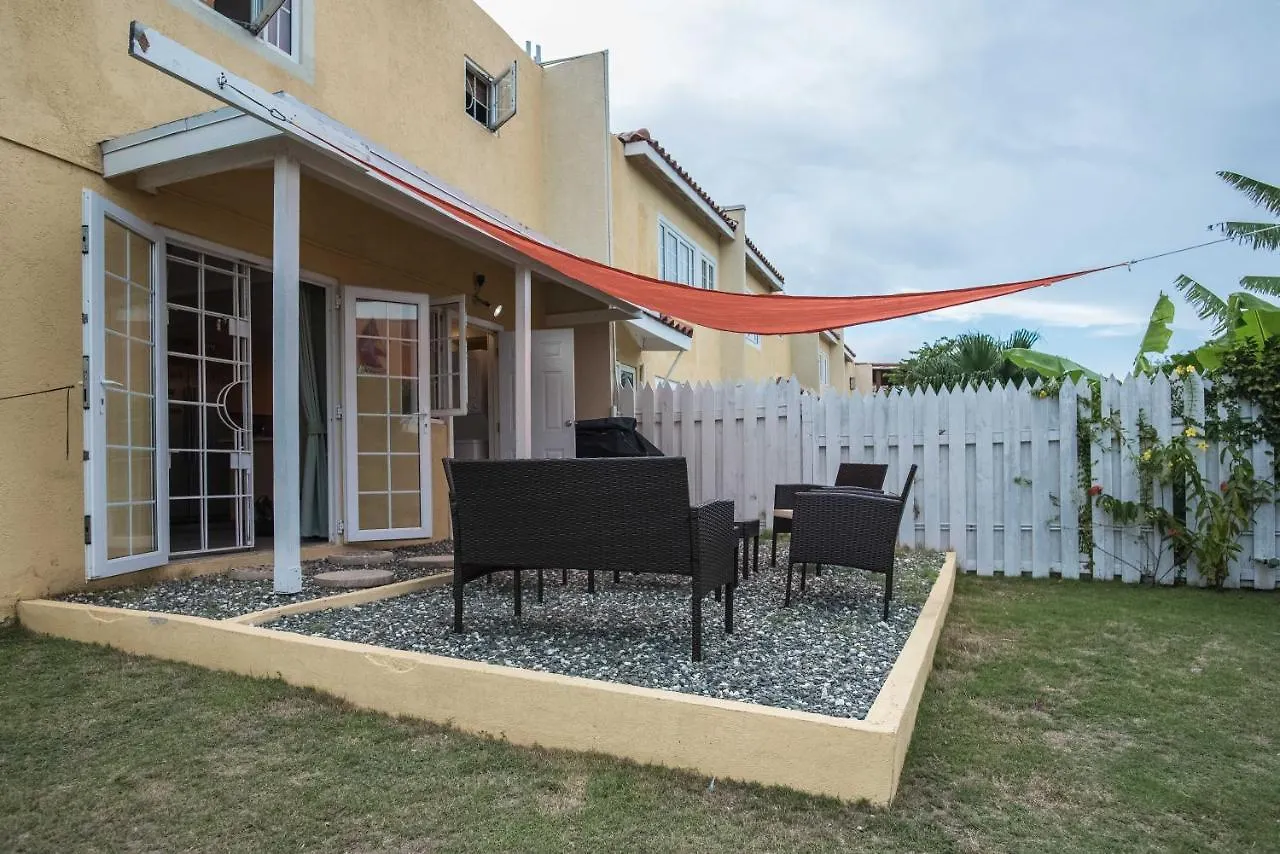 מונטגו ביי Mango Walk Country Club Suites