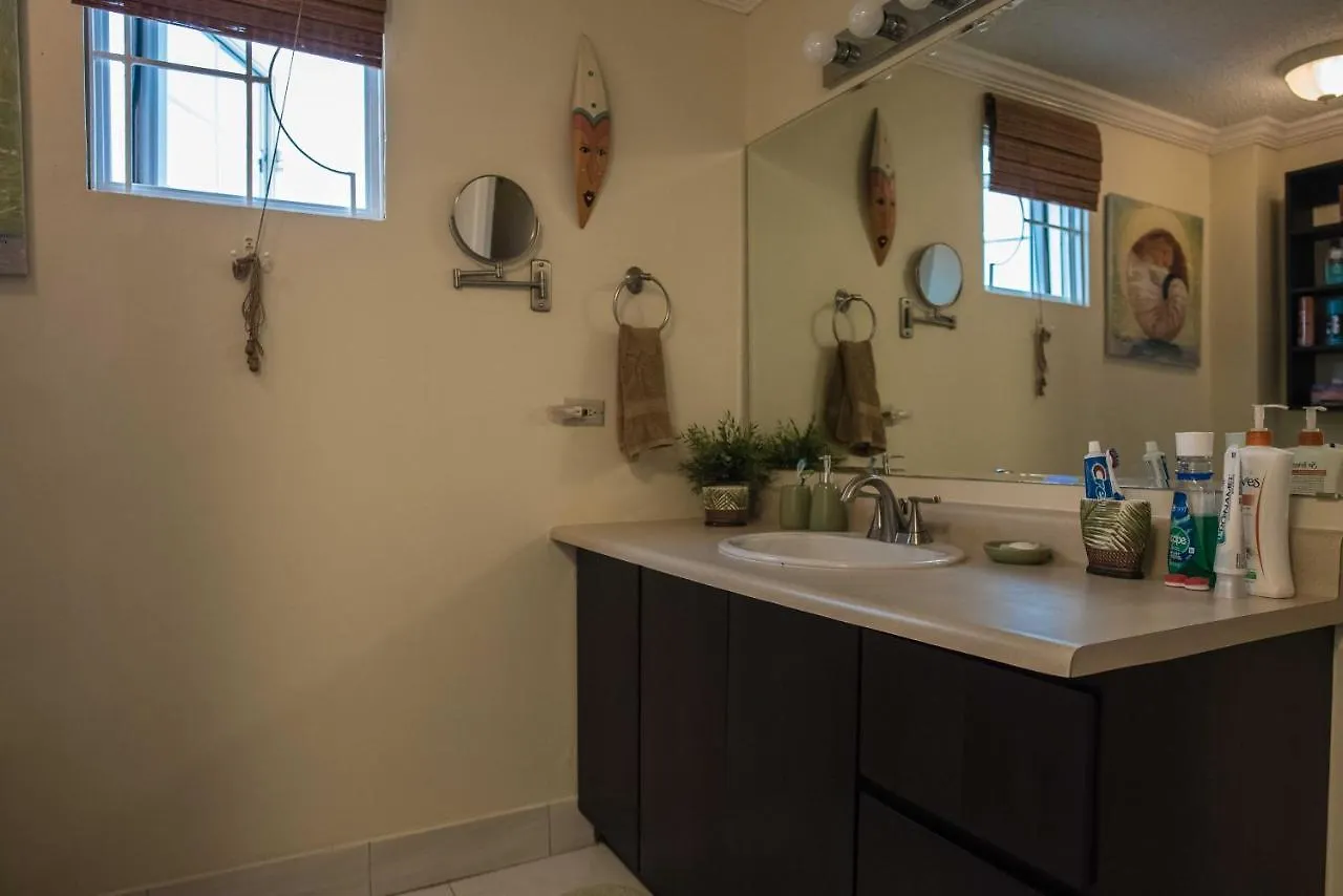 Ξενοδοχείο με διαμερίσματα Mango Walk Country Club Suites Μοντέγκο Μπέυ
